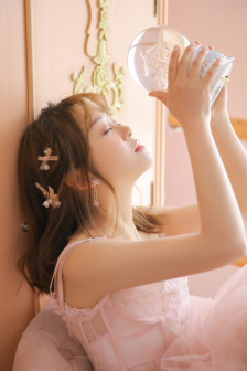 美女洗澡